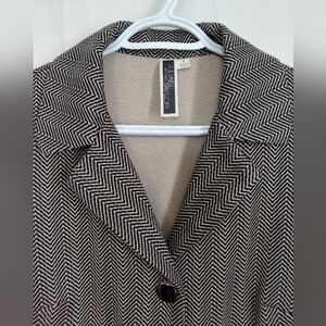 Julian Taylor Black and Cream Chevron Blazer